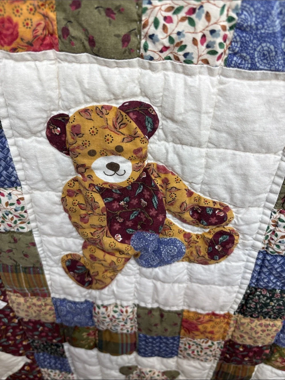 Handmade Patchwork Teddy Bear Floral Quilt Lap Hanging 58in x 48in BLEMISH